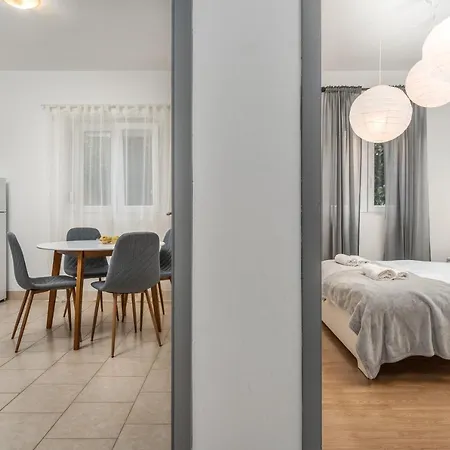 Fiorella Apartment *